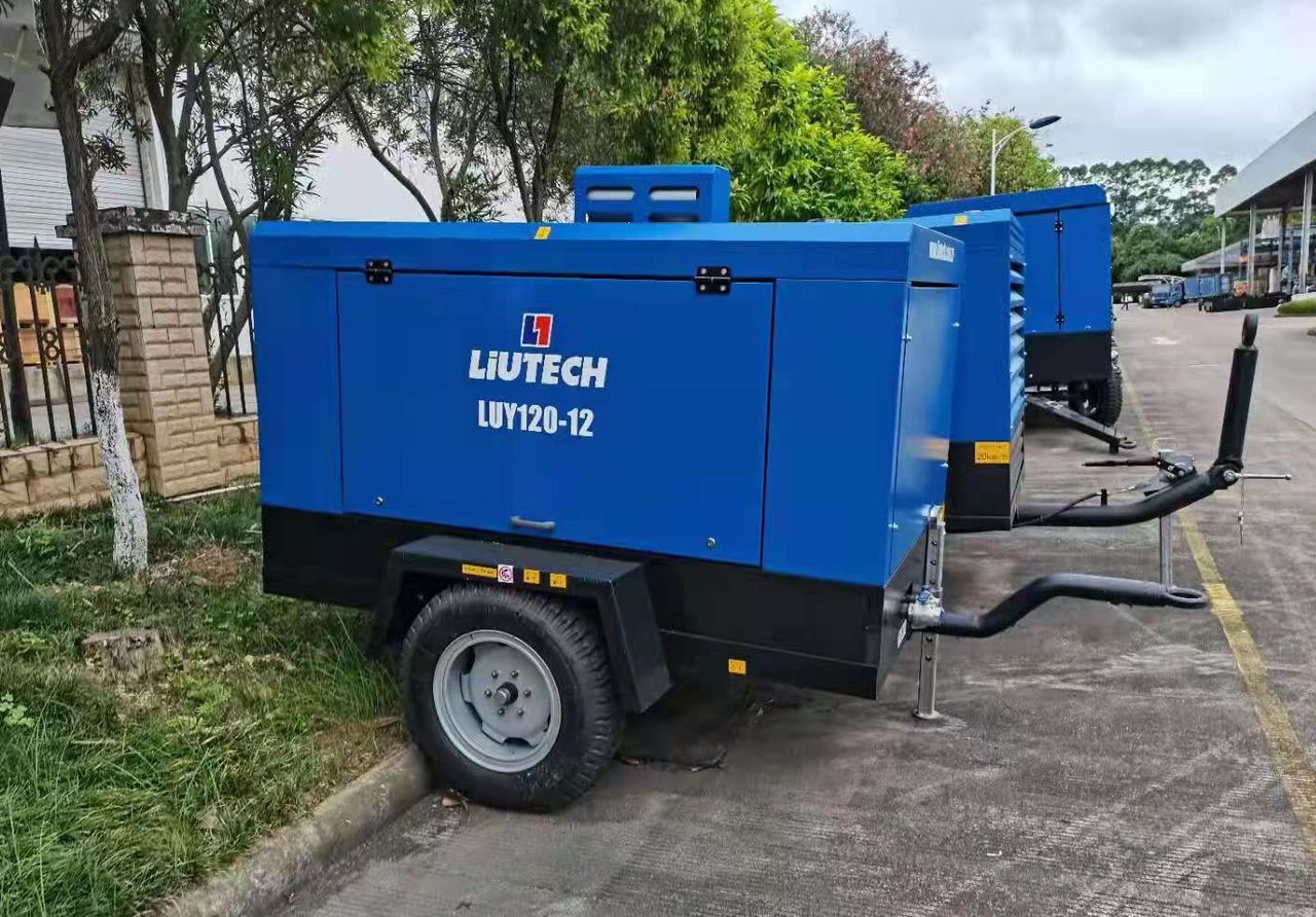 Компрессор на строительной площадке